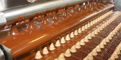 iwis industrial chains for the confectionery industry